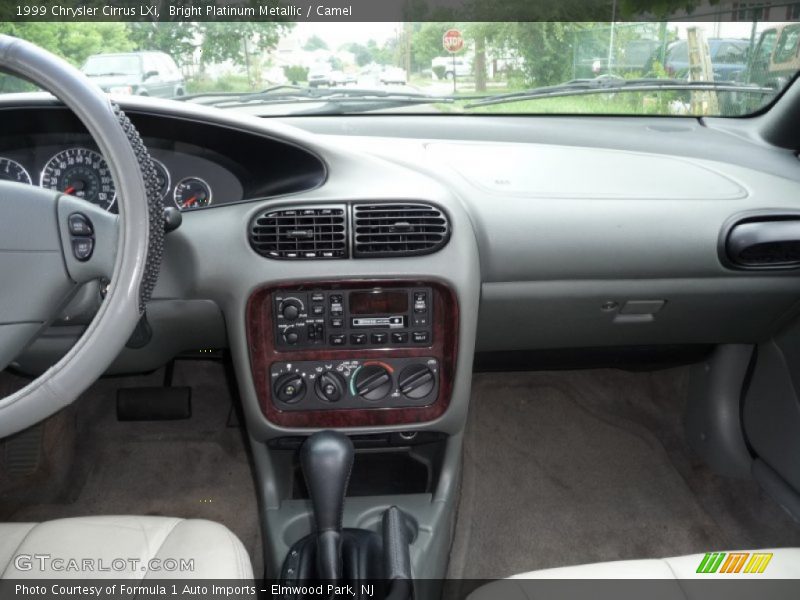 Dashboard of 1999 Cirrus LXi