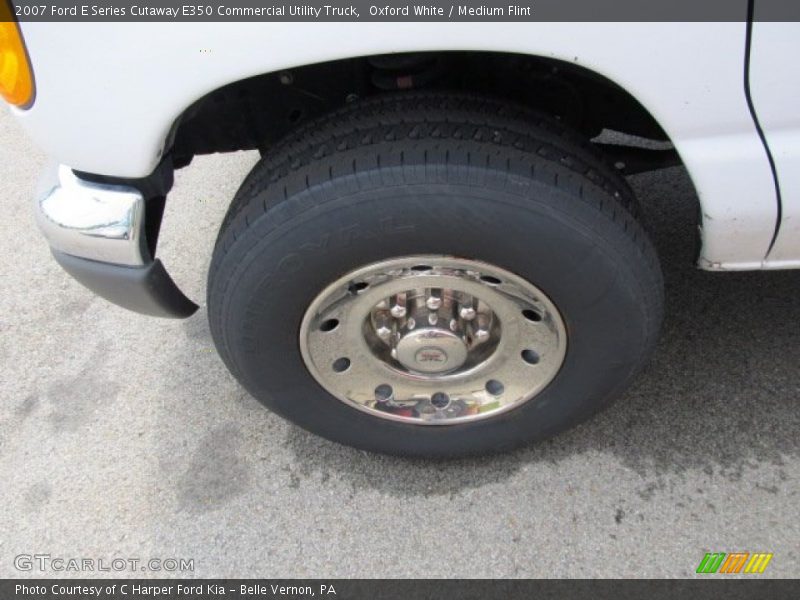 Oxford White / Medium Flint 2007 Ford E Series Cutaway E350 Commercial Utility Truck