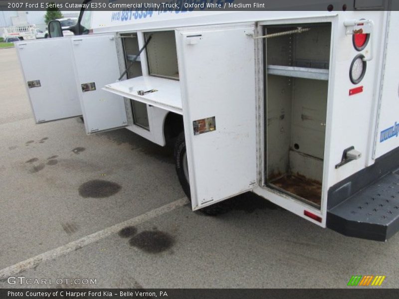 Oxford White / Medium Flint 2007 Ford E Series Cutaway E350 Commercial Utility Truck