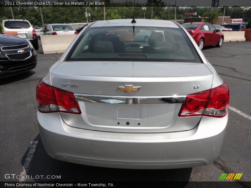 Silver Ice Metallic / Jet Black 2011 Chevrolet Cruze LT