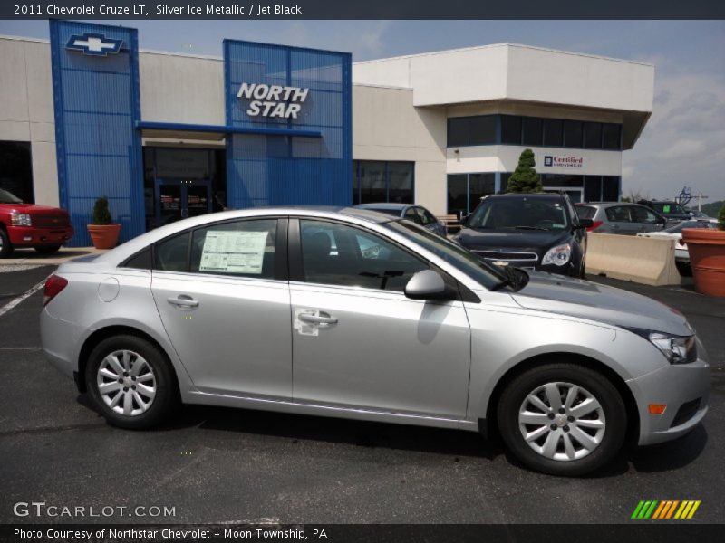 Silver Ice Metallic / Jet Black 2011 Chevrolet Cruze LT