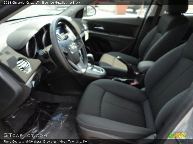 Silver Ice Metallic / Jet Black 2011 Chevrolet Cruze LT