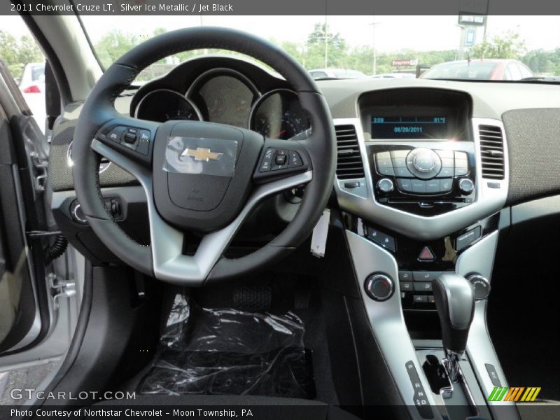 Silver Ice Metallic / Jet Black 2011 Chevrolet Cruze LT