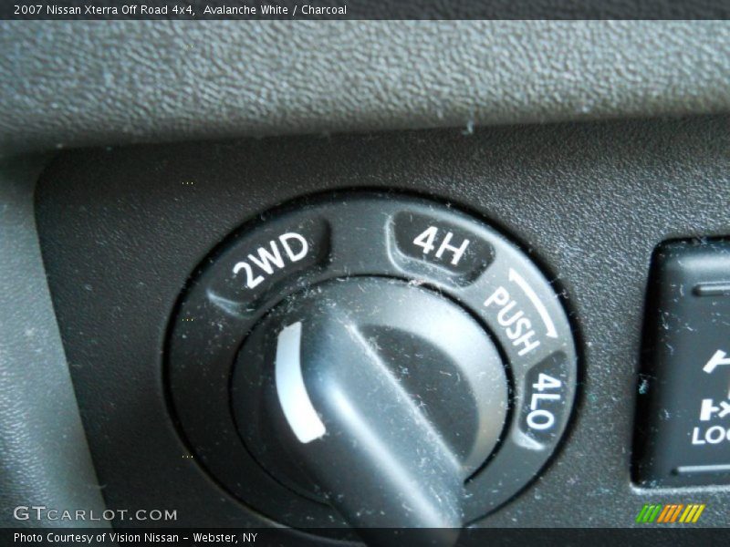 Avalanche White / Charcoal 2007 Nissan Xterra Off Road 4x4