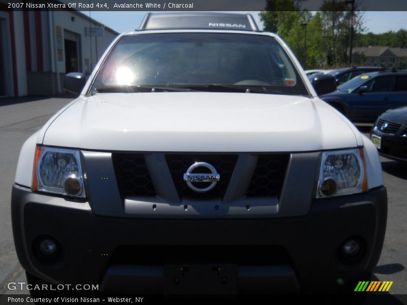 Avalanche White / Charcoal 2007 Nissan Xterra Off Road 4x4