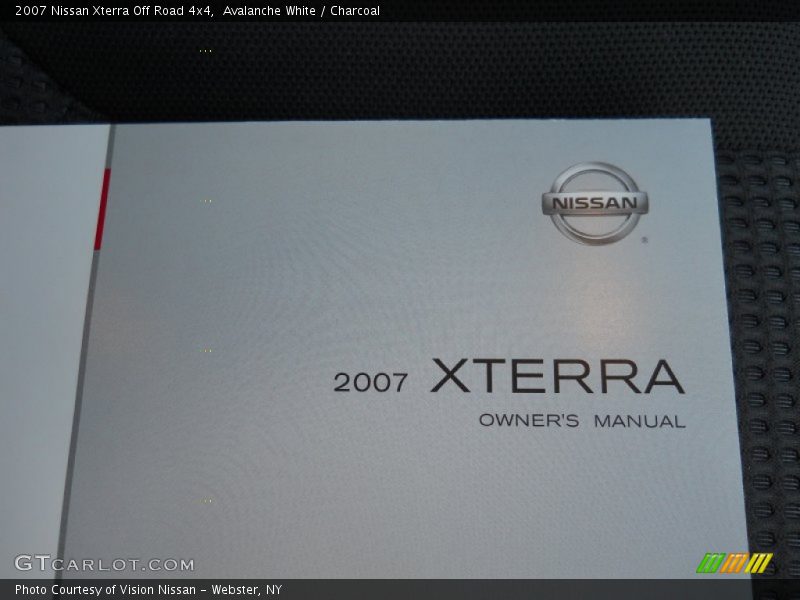 Avalanche White / Charcoal 2007 Nissan Xterra Off Road 4x4