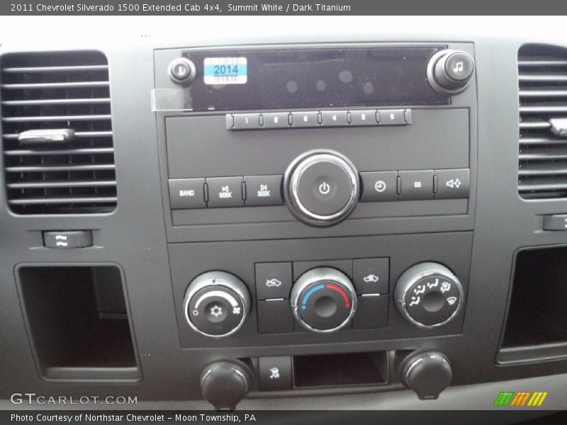 Controls of 2011 Silverado 1500 Extended Cab 4x4