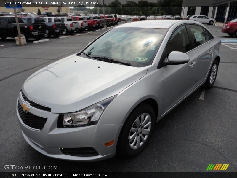 Silver Ice Metallic / Jet Black 2011 Chevrolet Cruze LT