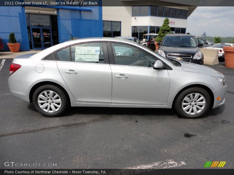 Silver Ice Metallic / Jet Black 2011 Chevrolet Cruze LT