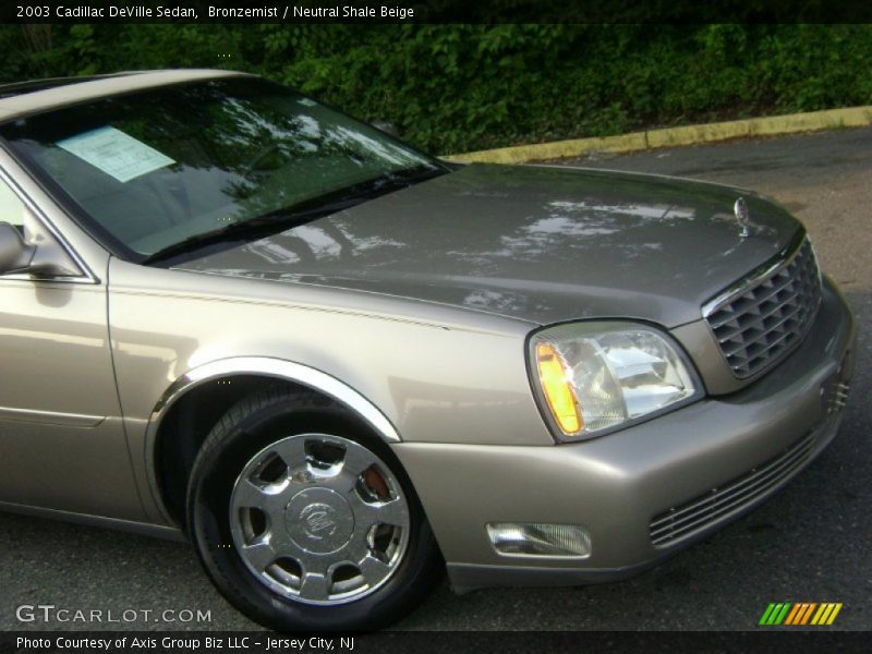 Bronzemist / Neutral Shale Beige 2003 Cadillac DeVille Sedan