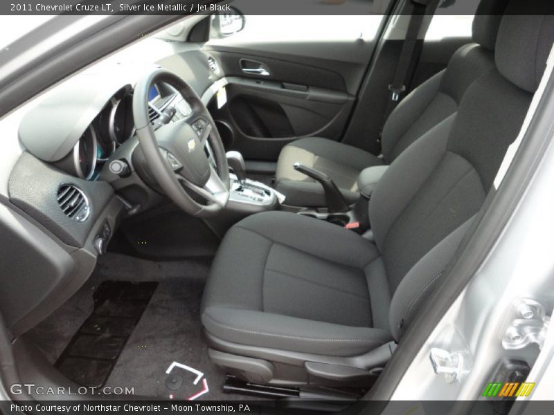 Silver Ice Metallic / Jet Black 2011 Chevrolet Cruze LT