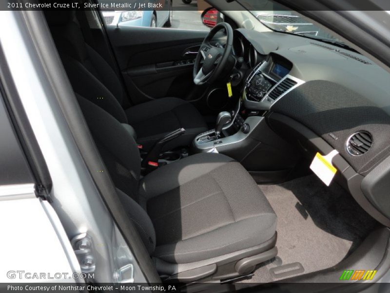 Silver Ice Metallic / Jet Black 2011 Chevrolet Cruze LT