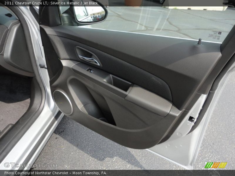 Silver Ice Metallic / Jet Black 2011 Chevrolet Cruze LT