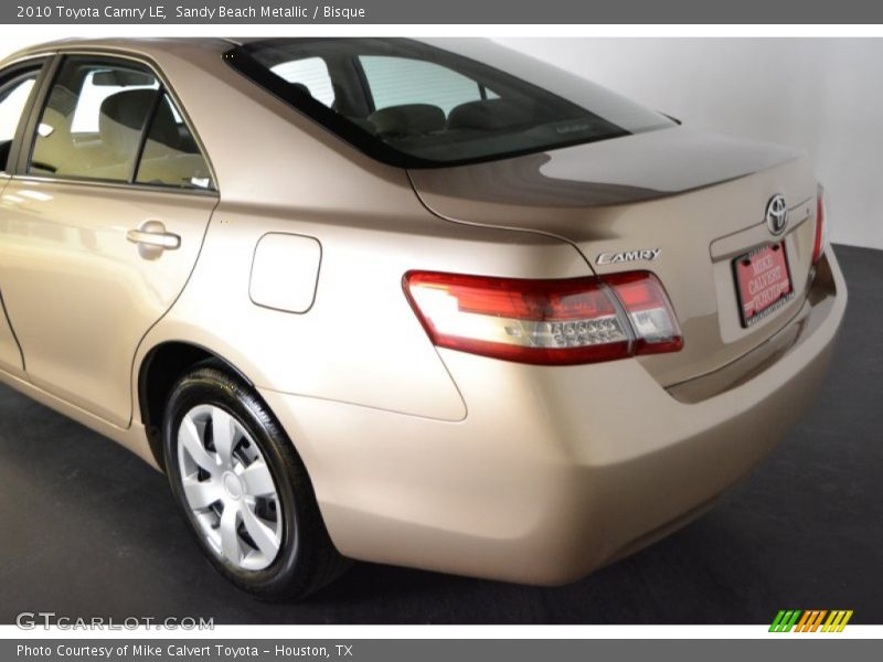 Sandy Beach Metallic / Bisque 2010 Toyota Camry LE