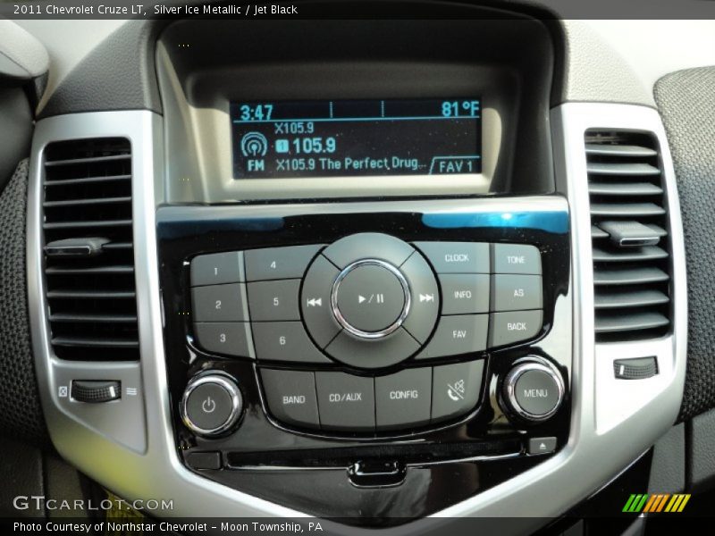 Silver Ice Metallic / Jet Black 2011 Chevrolet Cruze LT