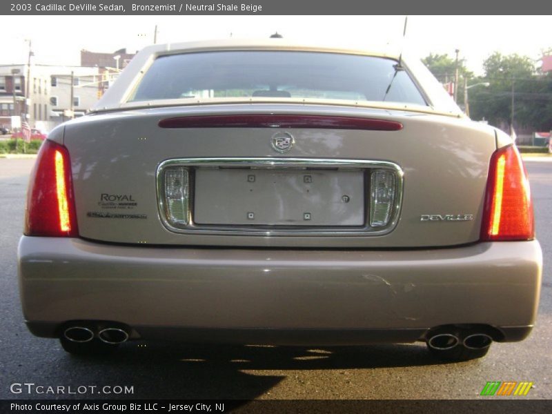 Bronzemist / Neutral Shale Beige 2003 Cadillac DeVille Sedan