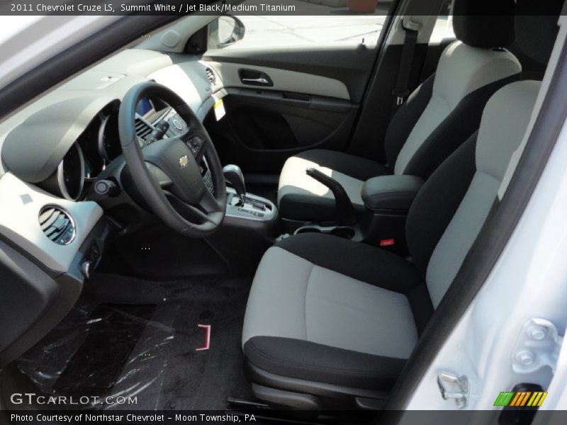 Summit White / Jet Black/Medium Titanium 2011 Chevrolet Cruze LS