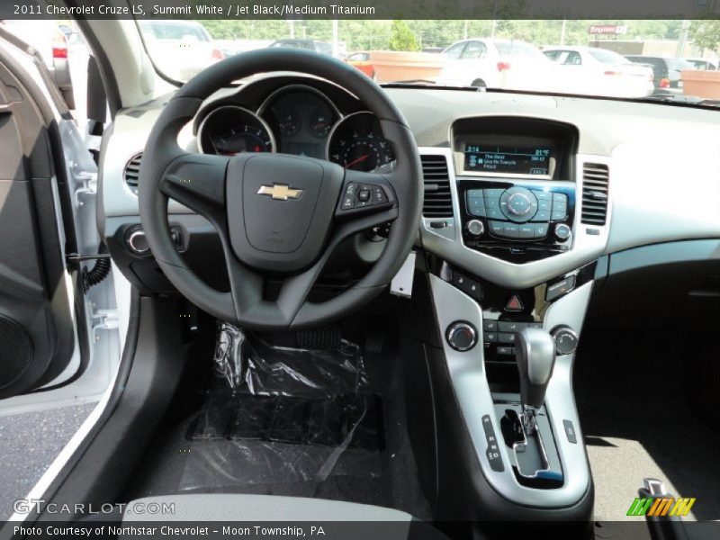 Summit White / Jet Black/Medium Titanium 2011 Chevrolet Cruze LS