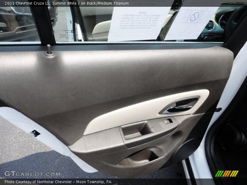 Summit White / Jet Black/Medium Titanium 2011 Chevrolet Cruze LS