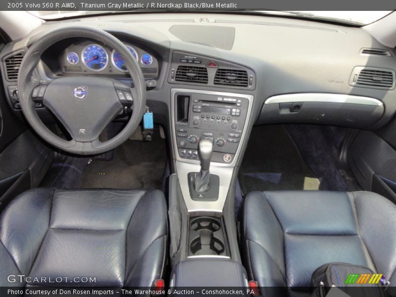Dashboard of 2005 S60 R AWD