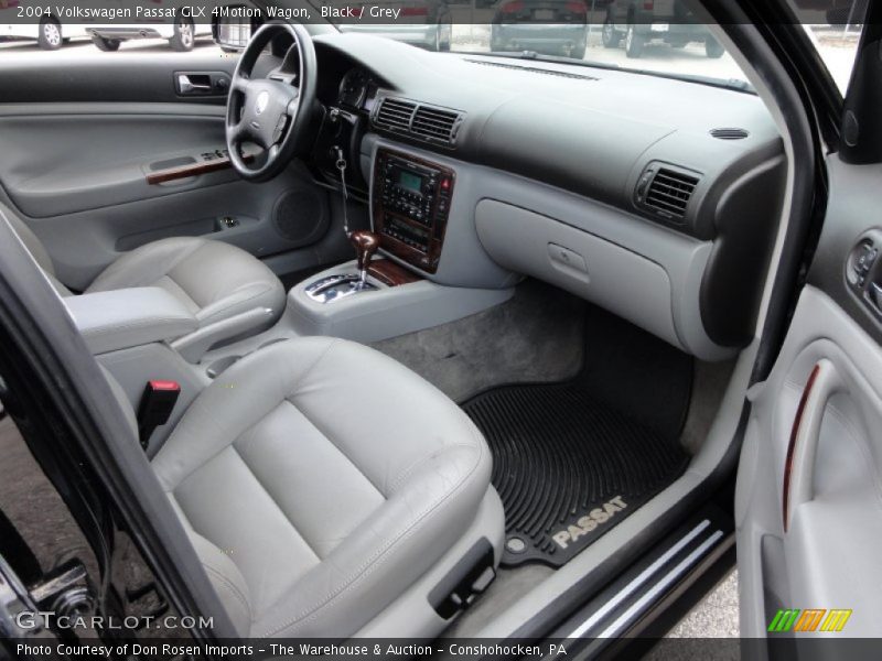 Dashboard of 2004 Passat GLX 4Motion Wagon
