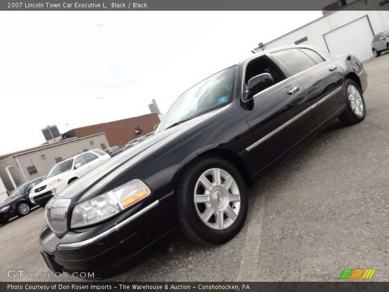 Black / Black 2007 Lincoln Town Car Executive L