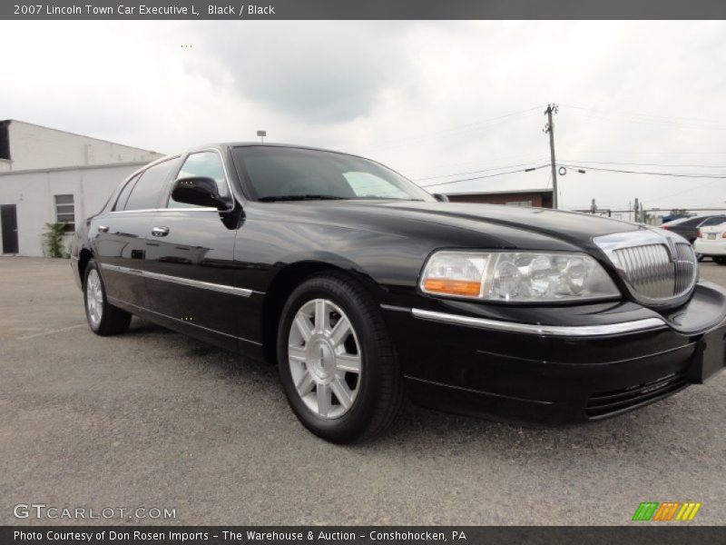 Black / Black 2007 Lincoln Town Car Executive L