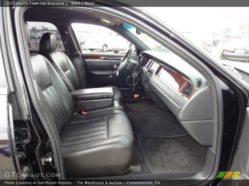  2007 Town Car Executive L Black Interior