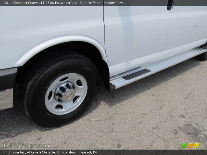 Summit White / Medium Pewter 2011 Chevrolet Express LT 3500 Passenger Van