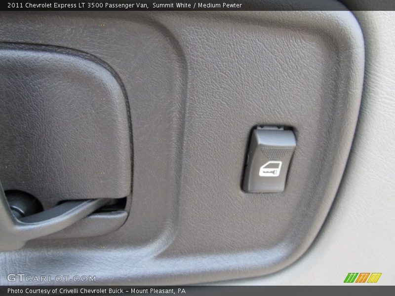 Summit White / Medium Pewter 2011 Chevrolet Express LT 3500 Passenger Van