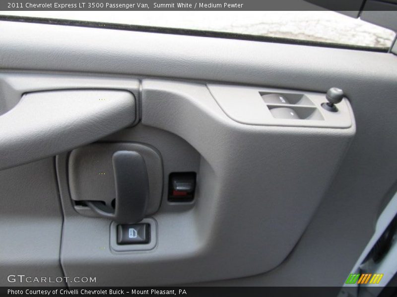 Summit White / Medium Pewter 2011 Chevrolet Express LT 3500 Passenger Van