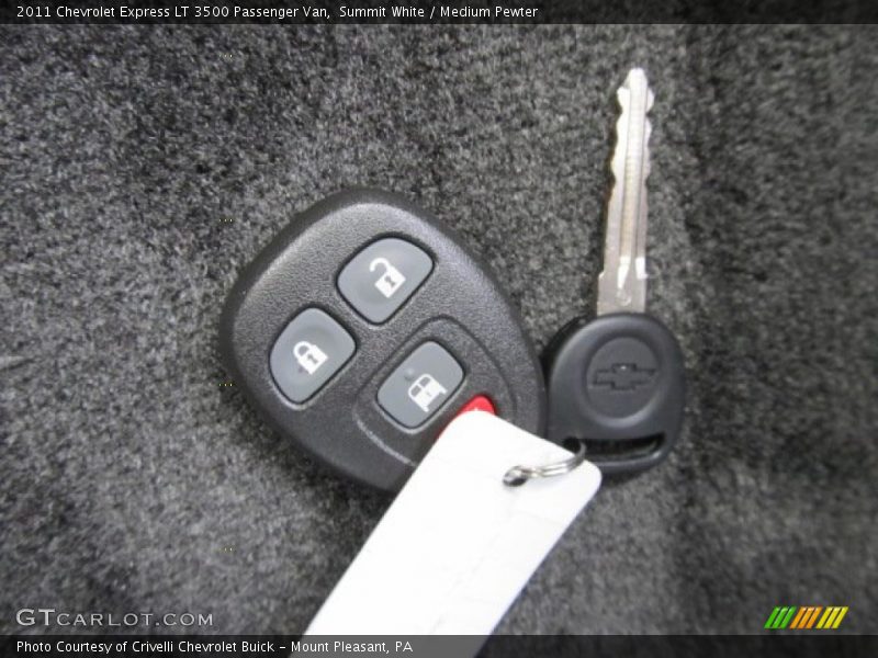 Summit White / Medium Pewter 2011 Chevrolet Express LT 3500 Passenger Van