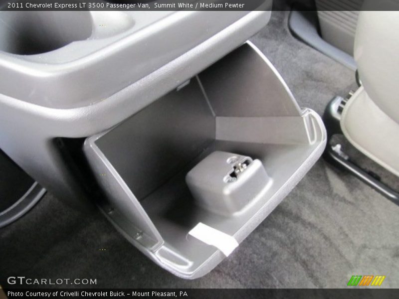 Summit White / Medium Pewter 2011 Chevrolet Express LT 3500 Passenger Van