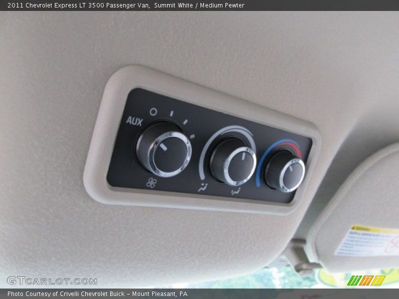Summit White / Medium Pewter 2011 Chevrolet Express LT 3500 Passenger Van