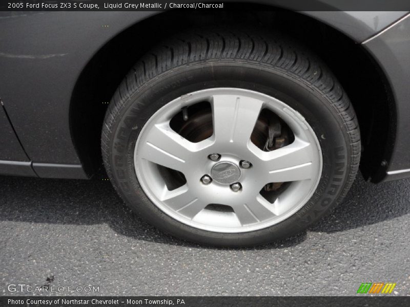 Liquid Grey Metallic / Charcoal/Charcoal 2005 Ford Focus ZX3 S Coupe