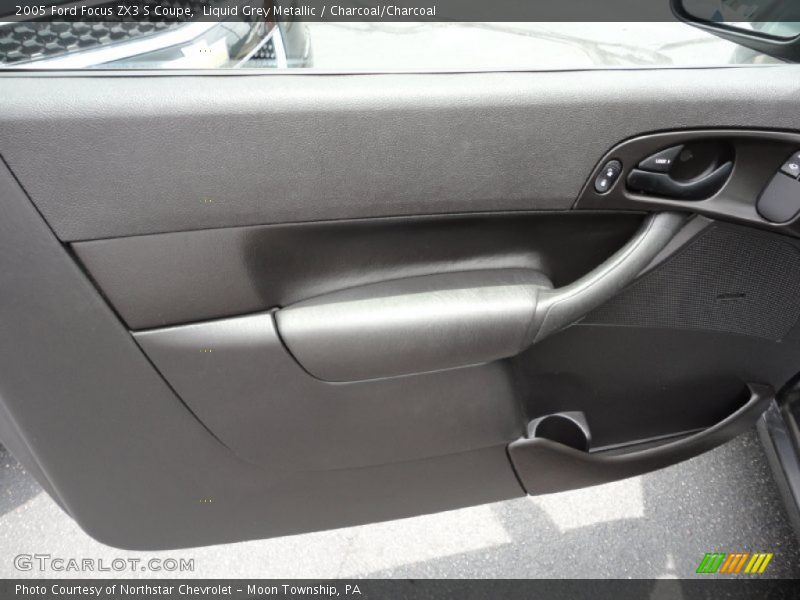 Liquid Grey Metallic / Charcoal/Charcoal 2005 Ford Focus ZX3 S Coupe