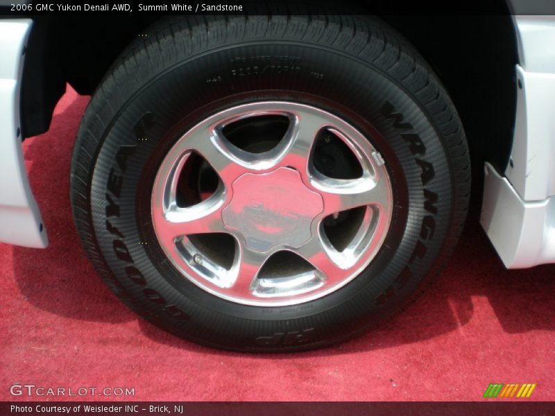 Summit White / Sandstone 2006 GMC Yukon Denali AWD
