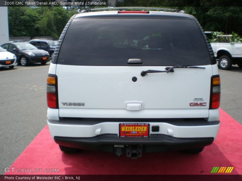Summit White / Sandstone 2006 GMC Yukon Denali AWD