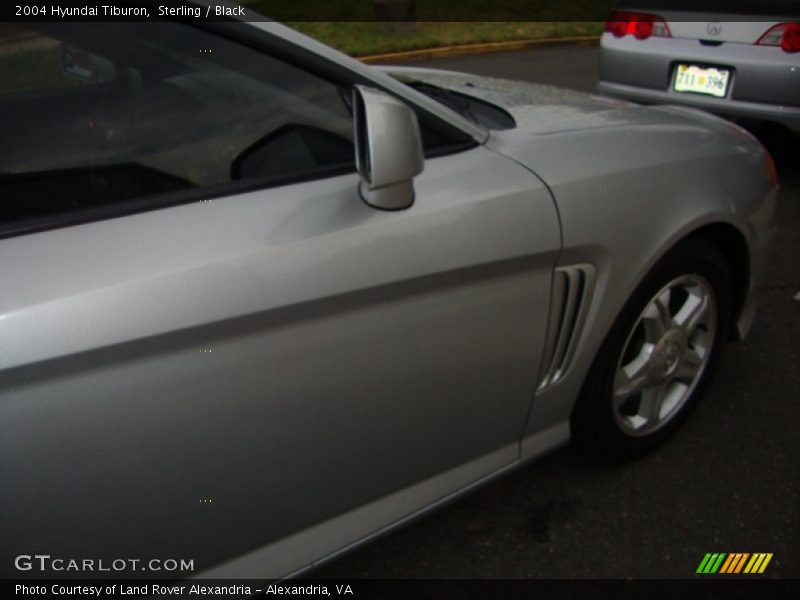 Sterling / Black 2004 Hyundai Tiburon