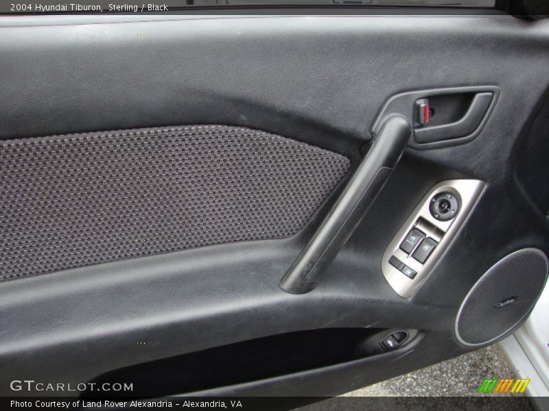 Sterling / Black 2004 Hyundai Tiburon