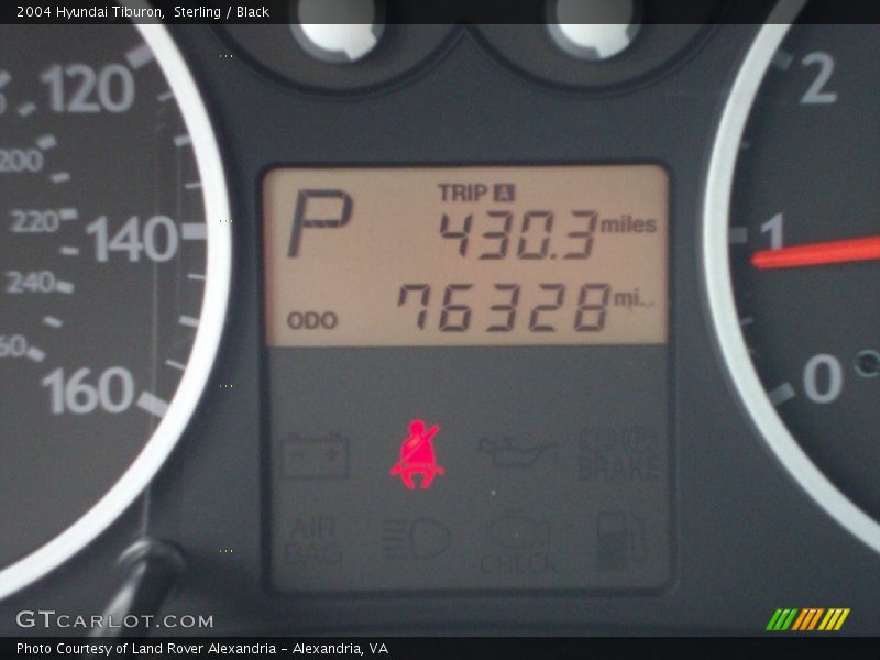 Sterling / Black 2004 Hyundai Tiburon