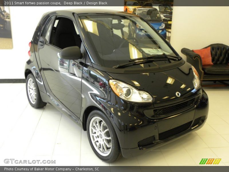 Front 3/4 View of 2011 fortwo passion coupe