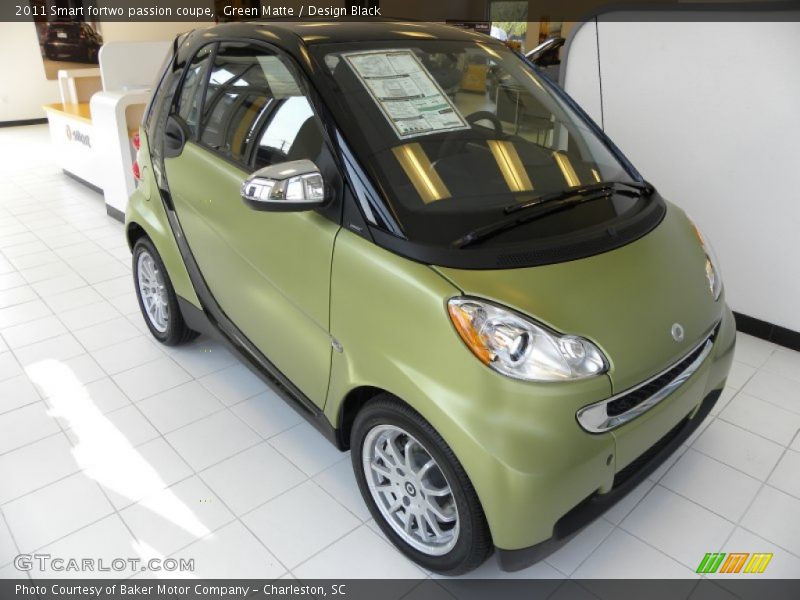 Front 3/4 View of 2011 fortwo passion coupe