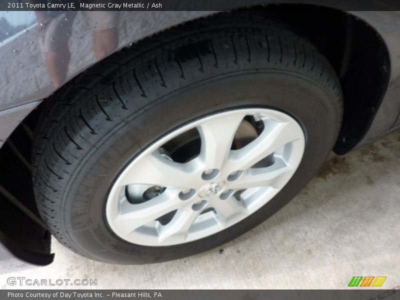 Magnetic Gray Metallic / Ash 2011 Toyota Camry LE