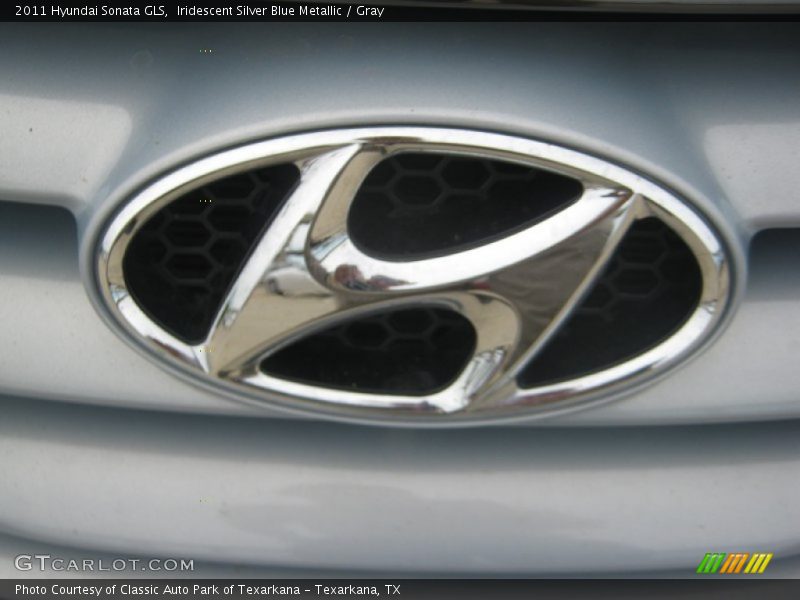 Iridescent Silver Blue Metallic / Gray 2011 Hyundai Sonata GLS