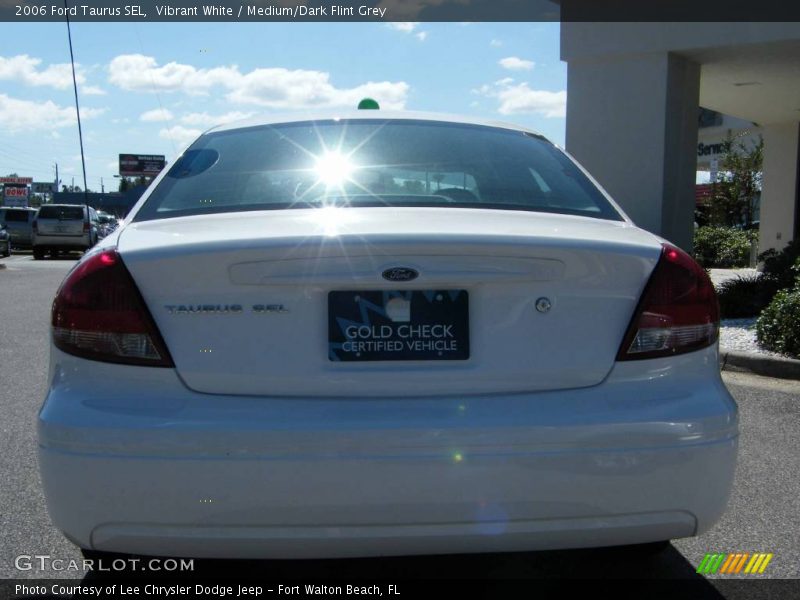 Vibrant White / Medium/Dark Flint Grey 2006 Ford Taurus SEL
