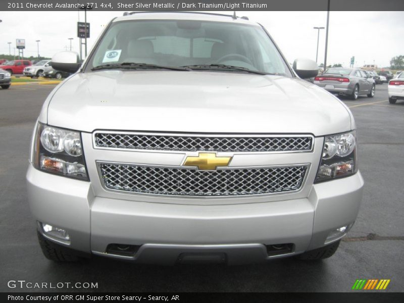 Sheer Silver Metallic / Dark Titanium/Light Titanium 2011 Chevrolet Avalanche Z71 4x4