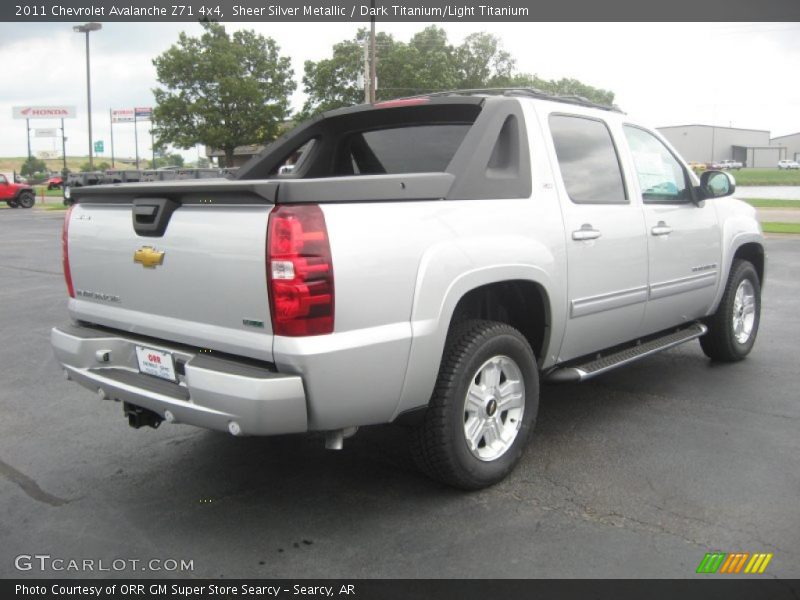 Sheer Silver Metallic / Dark Titanium/Light Titanium 2011 Chevrolet Avalanche Z71 4x4