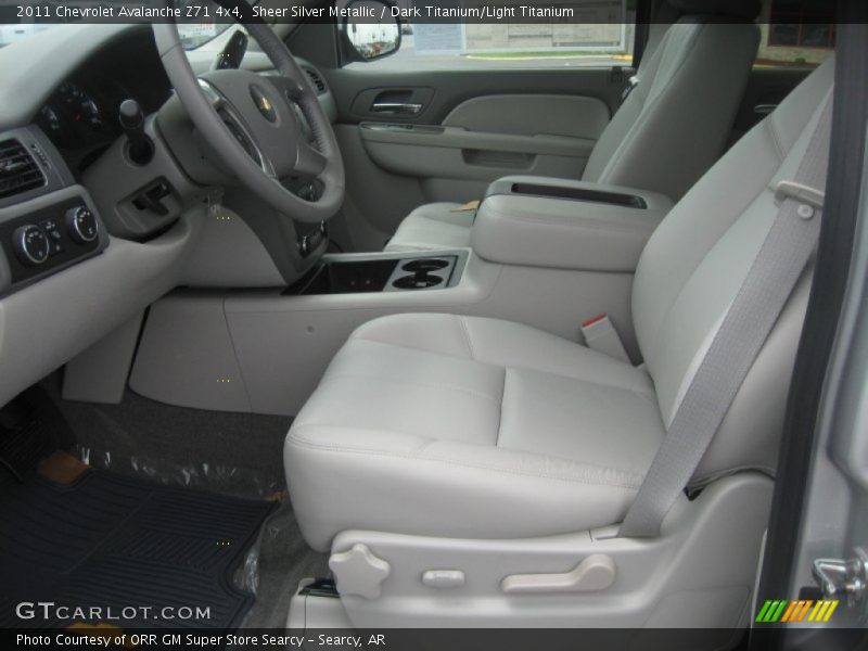 Sheer Silver Metallic / Dark Titanium/Light Titanium 2011 Chevrolet Avalanche Z71 4x4