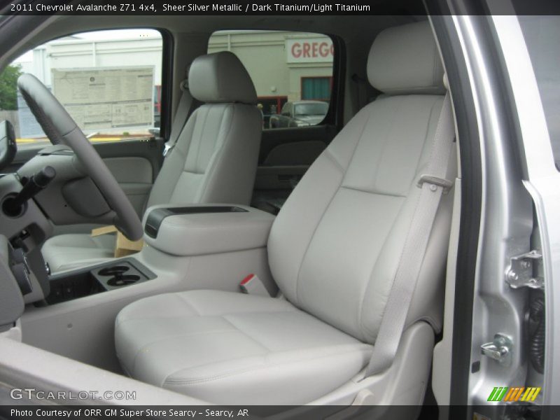 Sheer Silver Metallic / Dark Titanium/Light Titanium 2011 Chevrolet Avalanche Z71 4x4